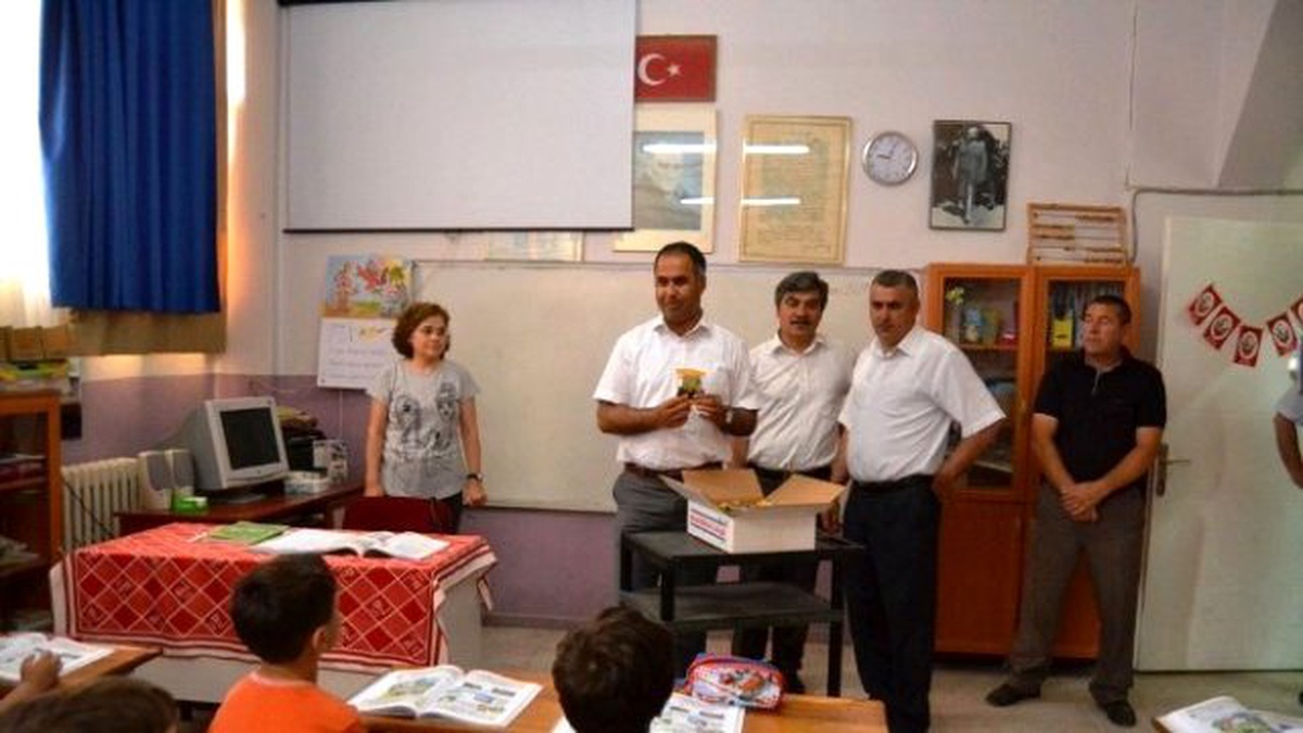 Ayvalık\'ta Minikler Kuru Üzümleri Sevdi