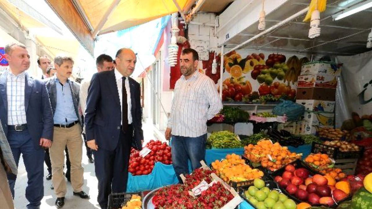 Bakan Işık Esnafı Dinledi