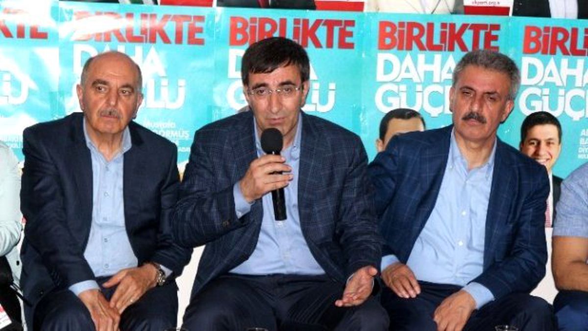 Bakan Yılmaz Seçmenlerle Buluştu