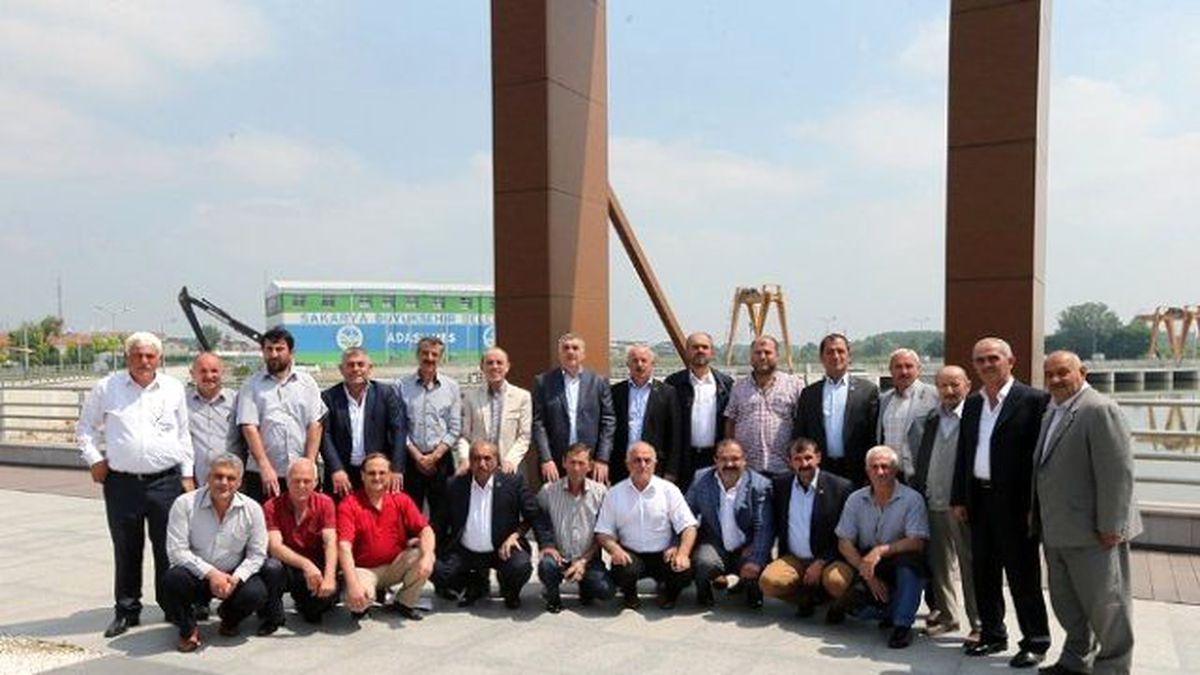 Başkan Toçoğlu Erenler İlçesindeki Muhtarlarla Bir Araya Geldi