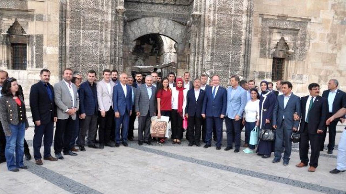 Binalı Yıldırım ile \'Özçekim\' Yapmak İçin Yarıştılar
