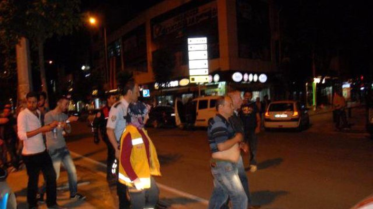 Boşanma Davası Nedeniyle Tartıştığı Eşini Bıçakladı