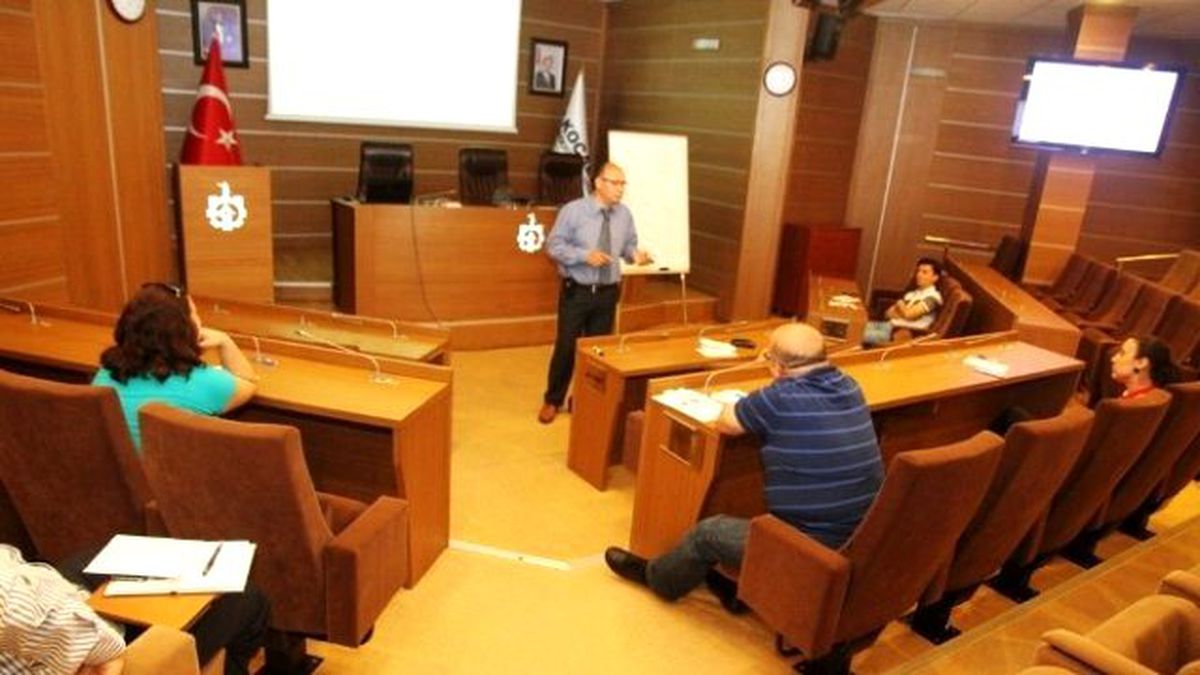 Büyükşehir\'de Eğitimcilere Yetişkin Eğitimi ve Özellikleri Semineri