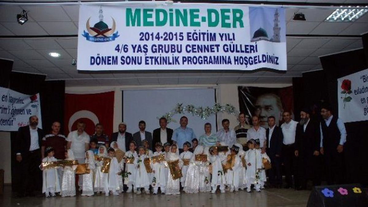 Cennet Gülleri\' Öğrencilerinden Yıl Sonu Etkinliği