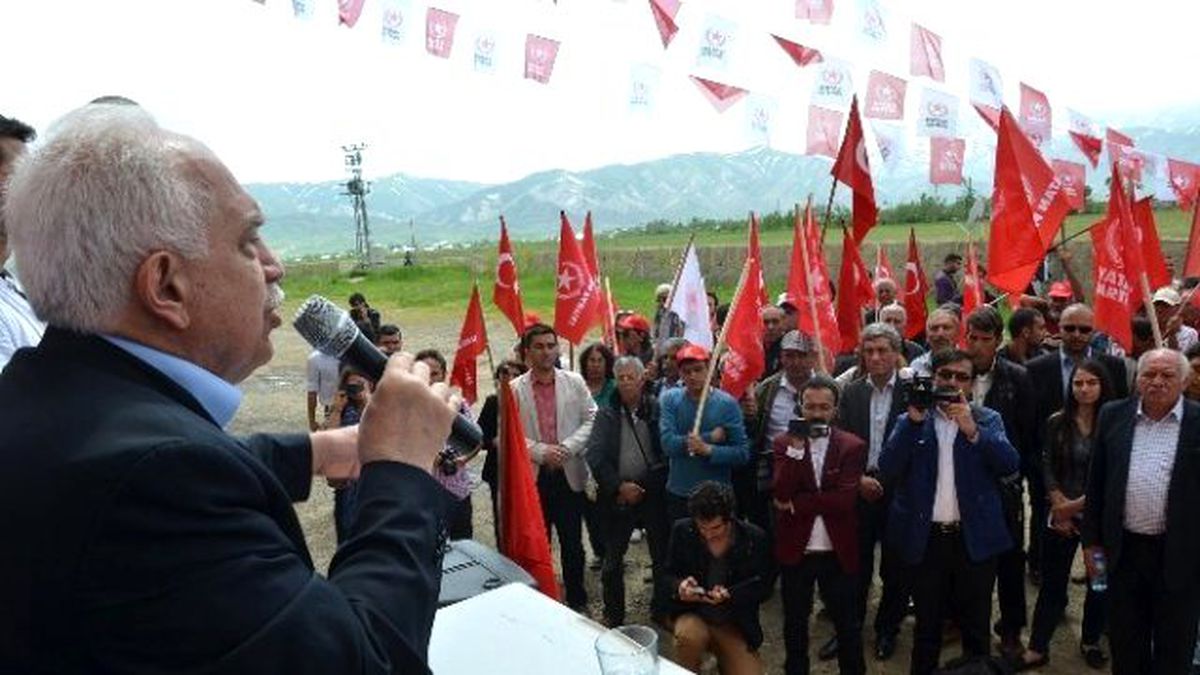 Doğu Perinçek Yüksekova\'da
