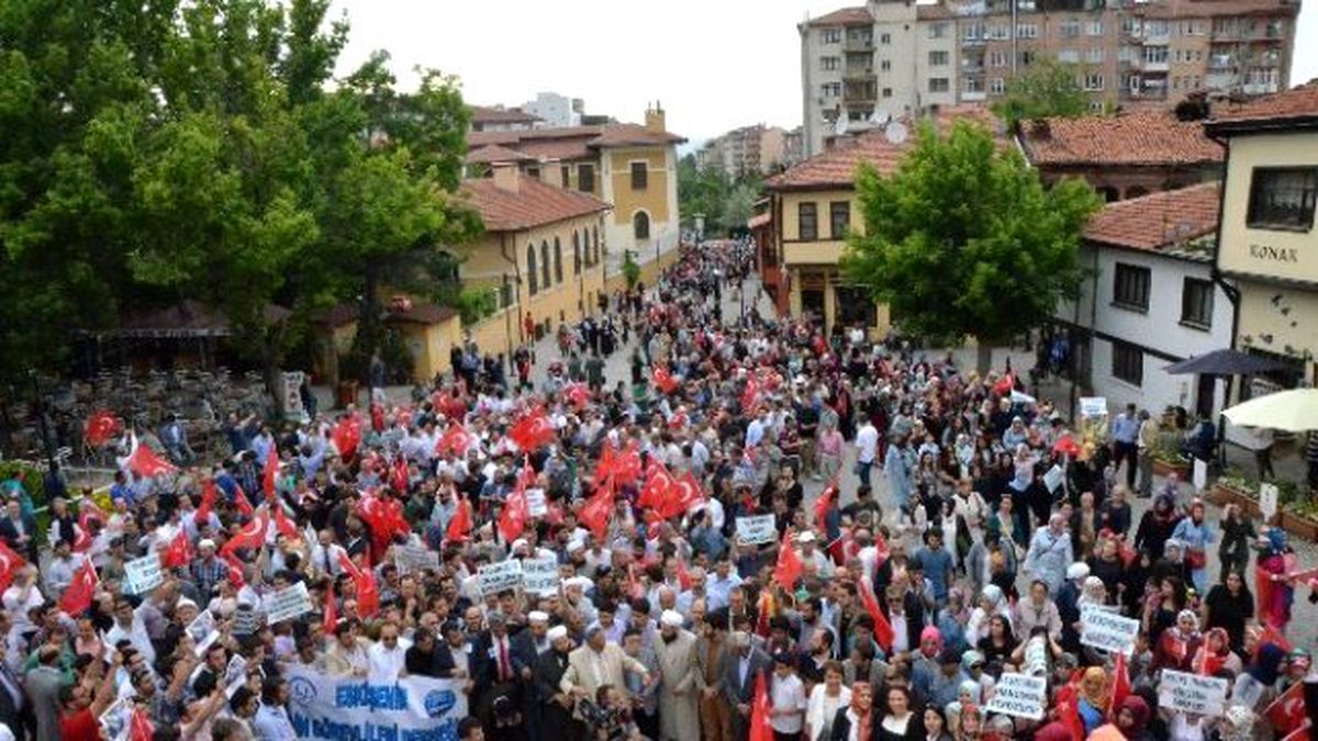 Eskişehir\'de "Başörtüsü" Eylemi