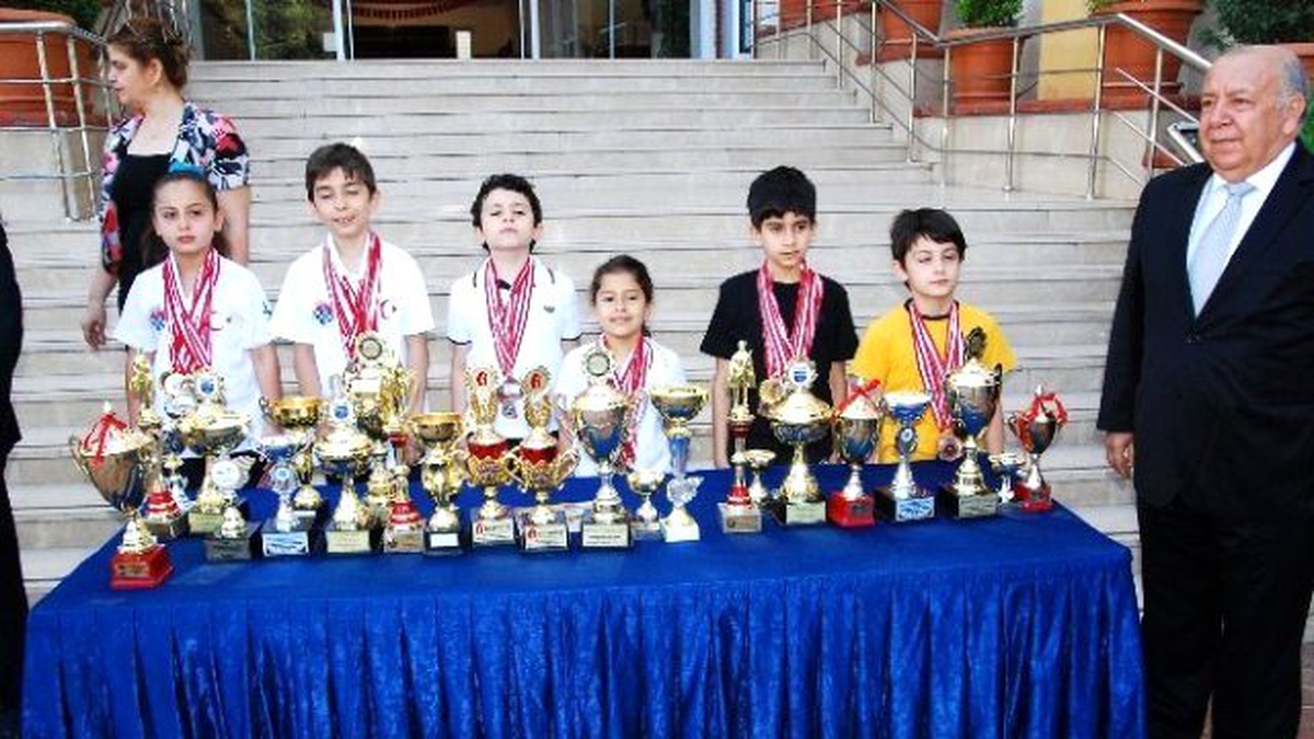 Gaziantep Kolej Vakfı Satrancın Şampiyonlarını Ödüllendirdi