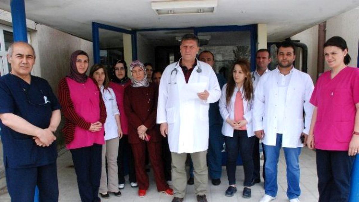 Gürün\'de Sağlık Çalışanları Şiddeti Protesto Etti