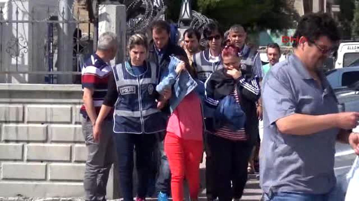 Hırsızlık Çetesi Yazlık Evde Parti Yaparken Yakalandı