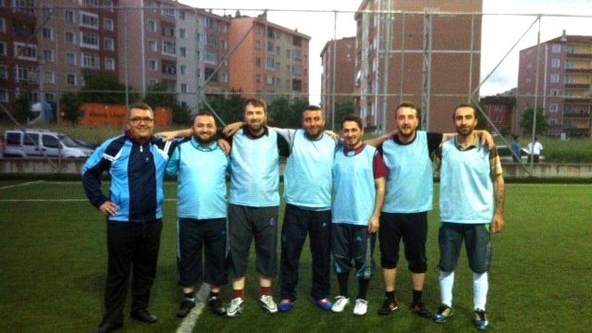 Kartepe\'de Kurumlar Arası Futbol Turnuvası Start Aldı