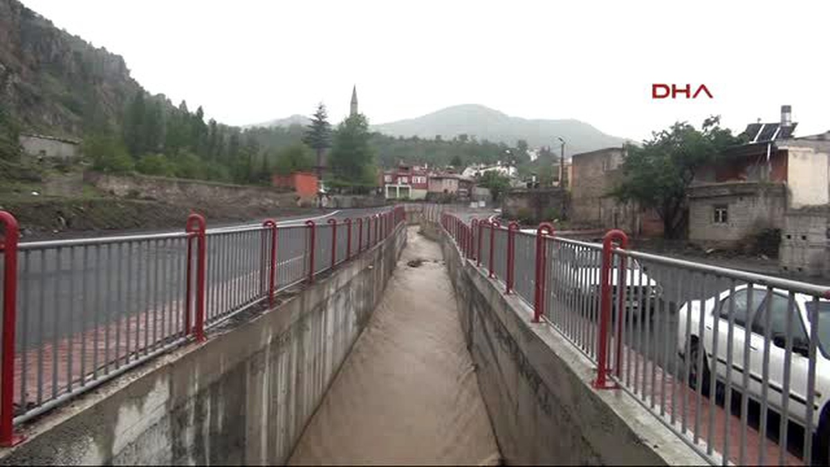 Kayseri\'de Sağanak Yağış, Hayatı Olumsuz Etkiledi