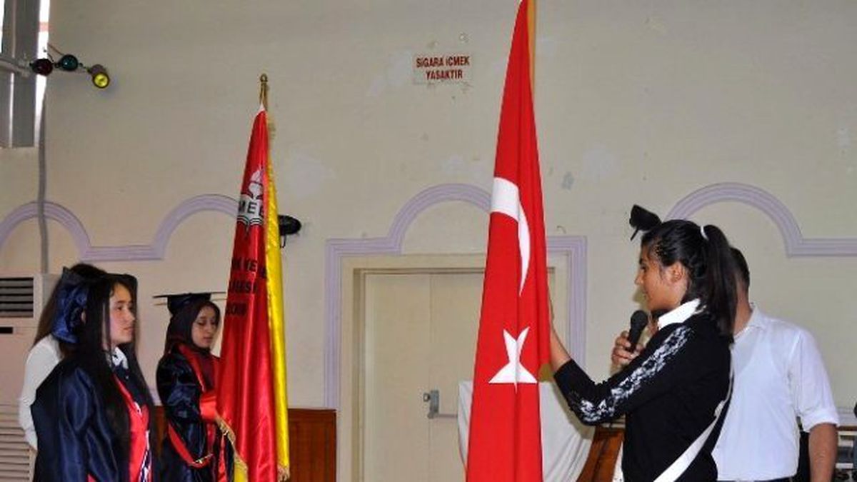 Korkuteli Nene Hatun\'da Mezuniyet Töreni