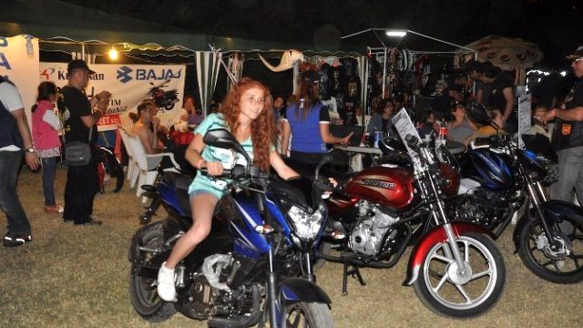 Motosiklet Tutkunları Kuşadası\'nda Buluştu