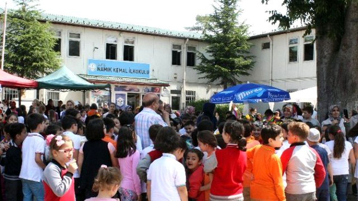 Okulları İçin Kermes Düzenlediler