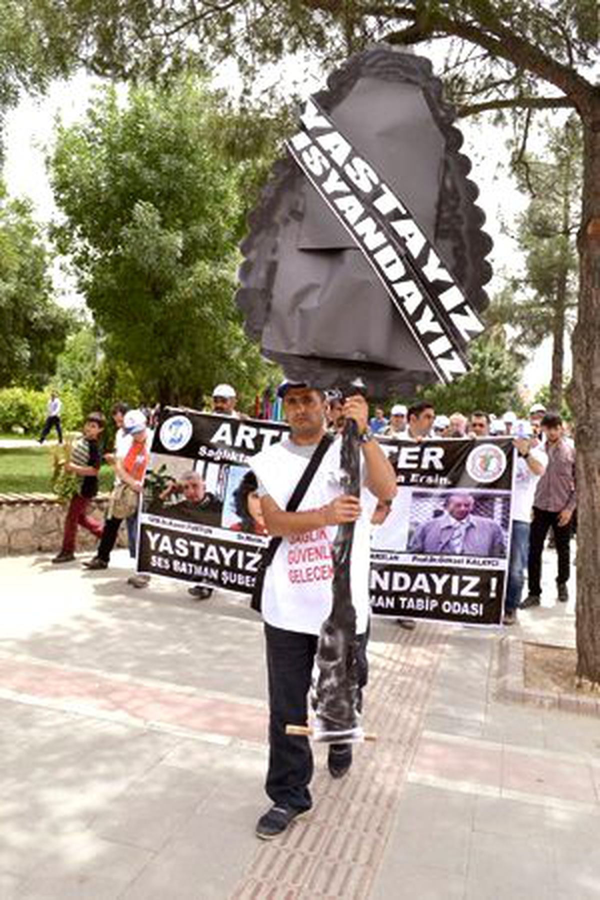 Sağlık Çalışanlarından Protesto