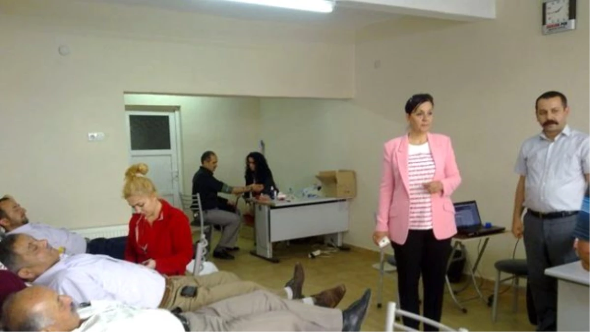 Saltukova\'da Kan Bağışı Kampanyası