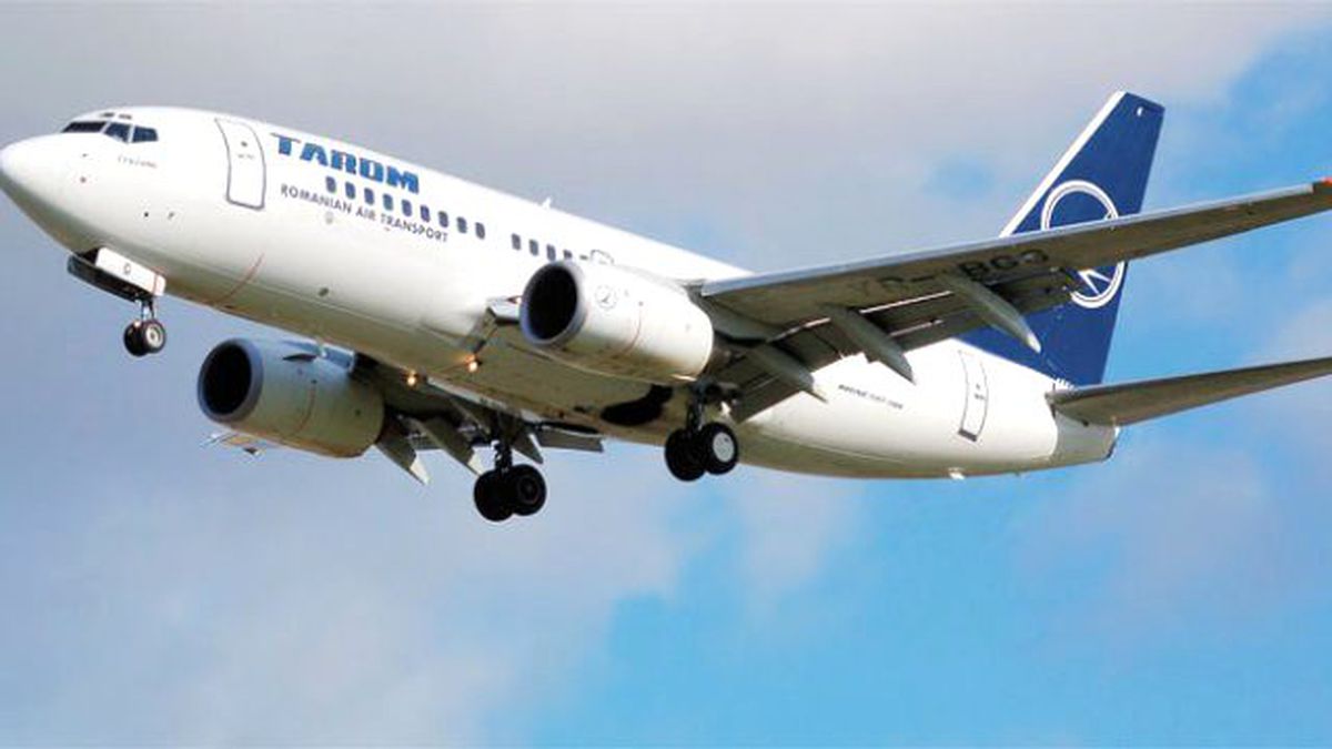 Thy, Tarom\'u Almak İçin Masaya Oturdu