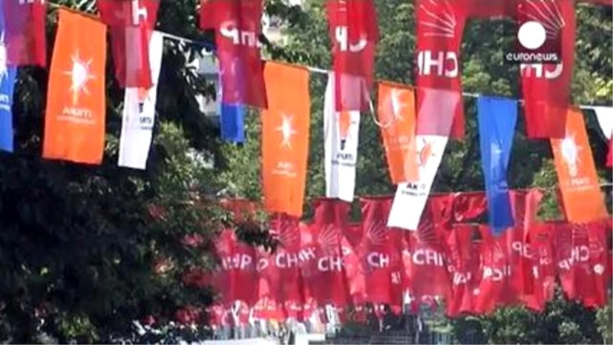 Türkiye\'deki Renkli Seçim Kampanyaları Sokakları Şenlendirdi