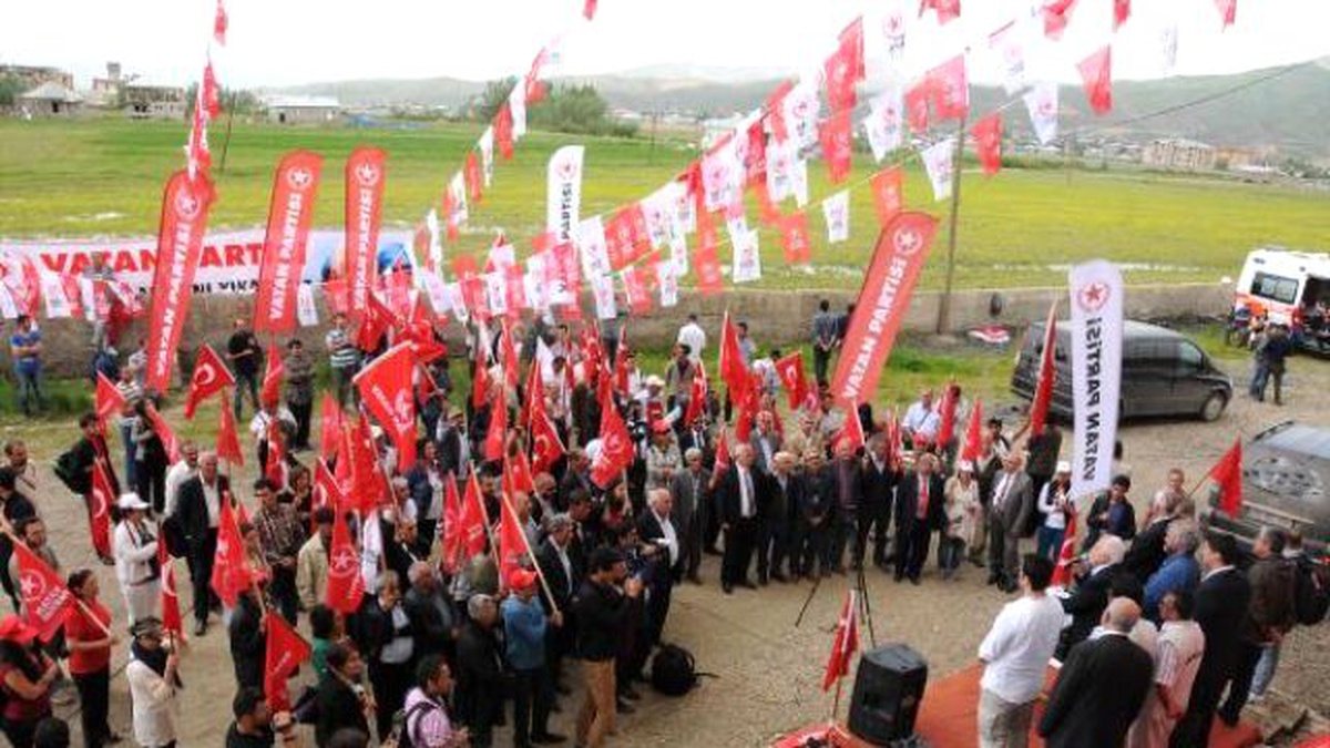 Vatan Partisi Lideri Perinçek, Yüksekova Mitinginde Konuştu: Bölünürsek Köle Oluruz (2)- Yeniden