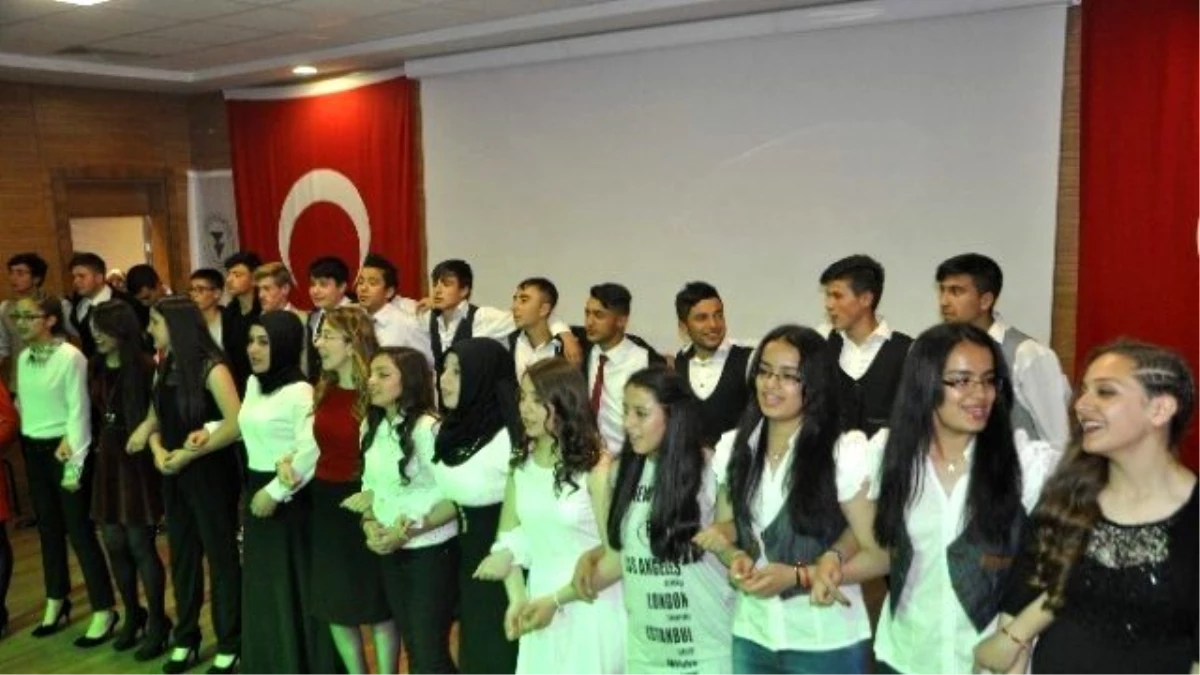 Yozgat Atatürk Anadolu Lisesinden Yıl Sonu Gösterisi Büyük Beğeni Topladı