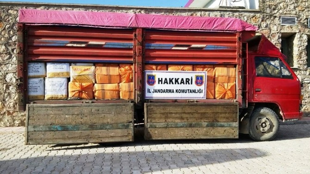 Yüksekova\'da 4 Ton 650 Kilo Kaçak Çay Ele Geçirildi