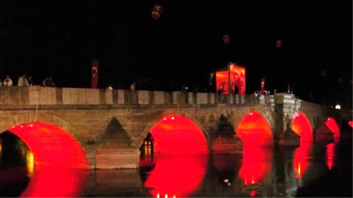 500 Yıllık Tarihi Tunca Köprüsü 600 Bin Liraya Aydınlatıldı