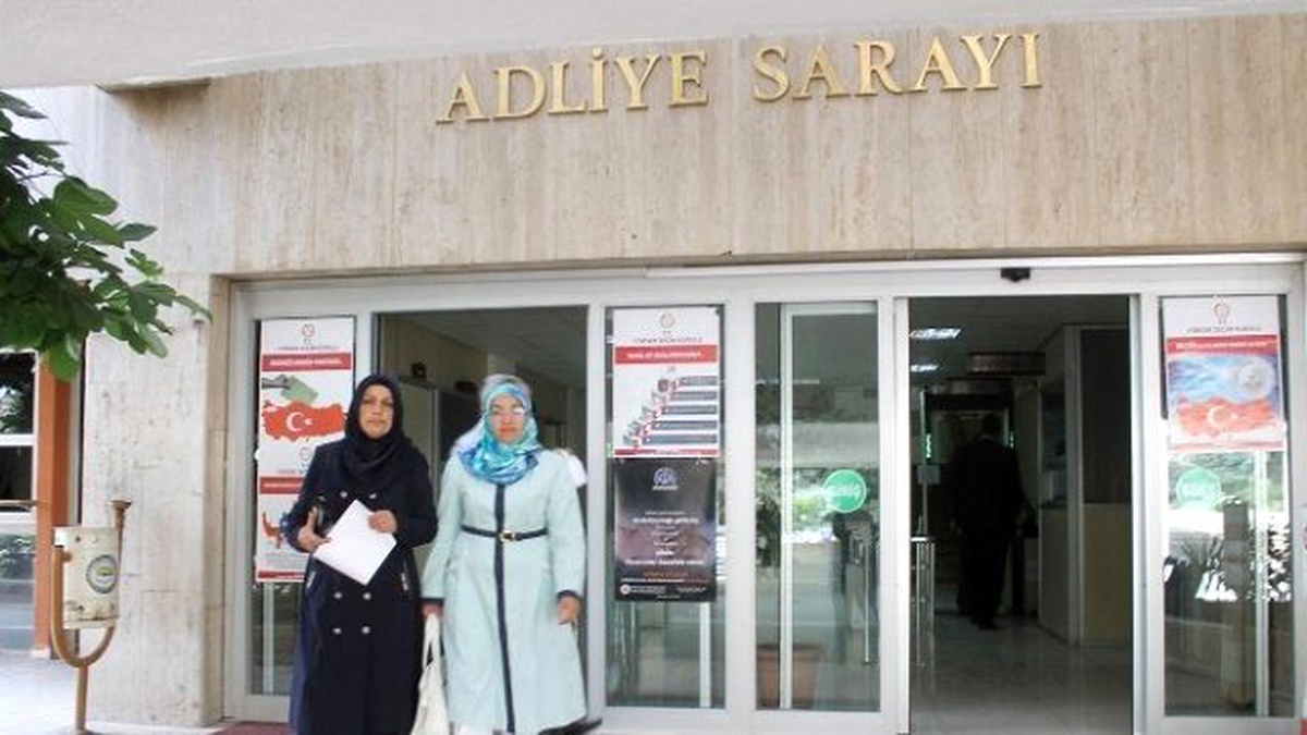 AK Parti\'li Kadınlardan Suç Duyurusu