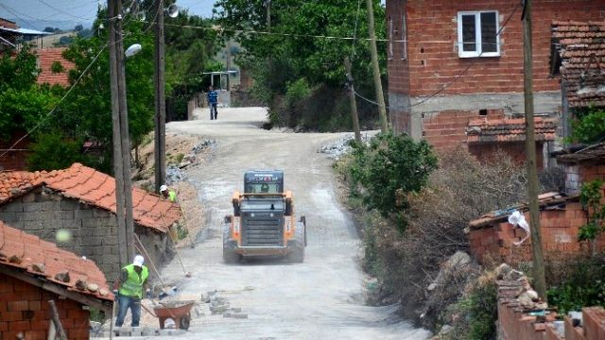 Altıeylül\'e 500 Bin Metrekare Parke Taşı Döşeniyor