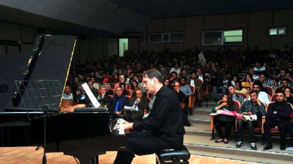 Amerikalı Piyanistten Yyü\'de Konser