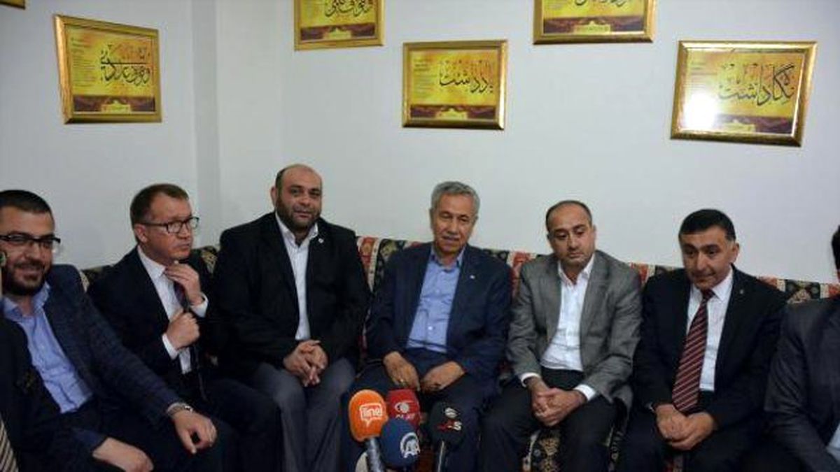 Arınç: Türkiye Bir Cinnetin İçinde Maalesef
