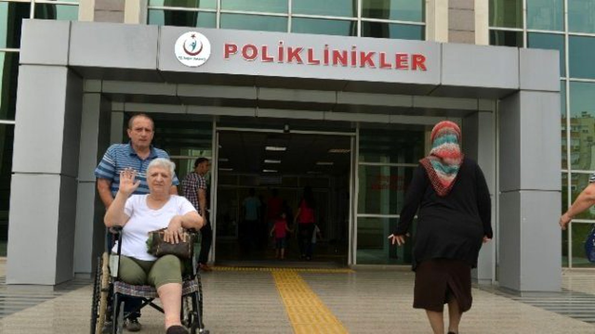 Başkan Böcek,"Konyaaltı\'nda Yüzler Gülüyor"