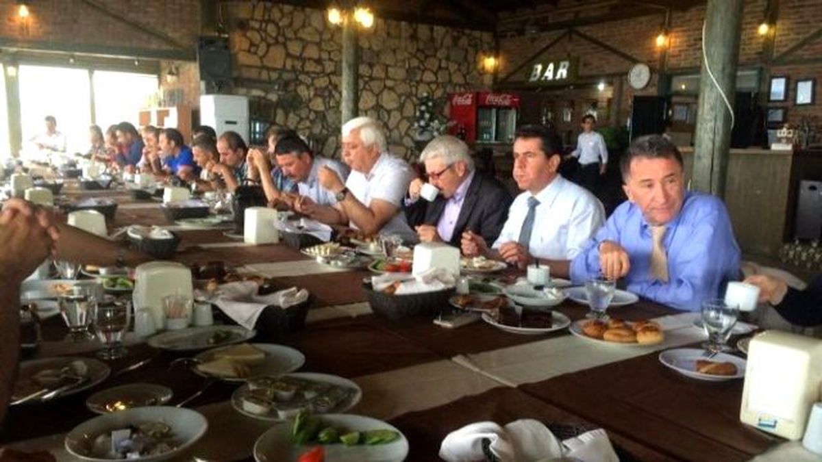 Başkan Saka ve Muhtarlar Toplantıda Bir Araya Geldi