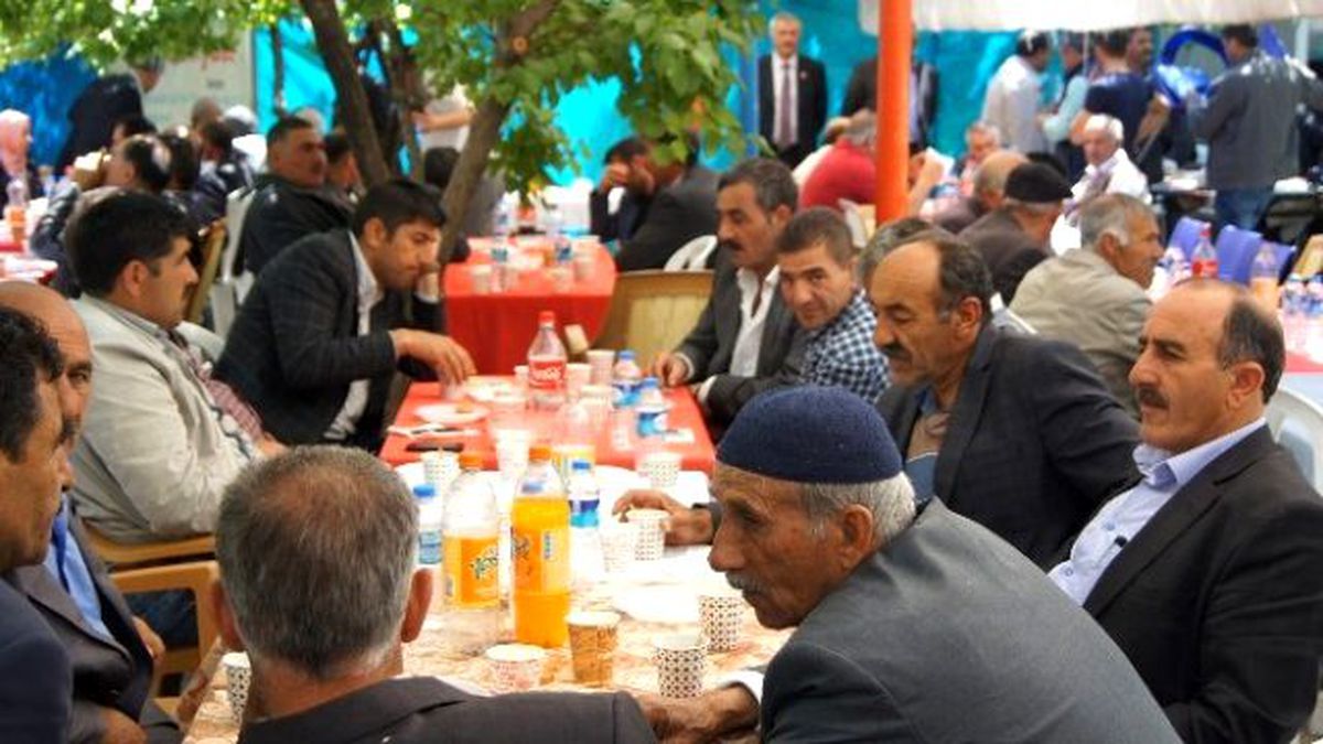 Bilgen, Kağızman\'da Muhtarlar ile Bir Araya Geldi