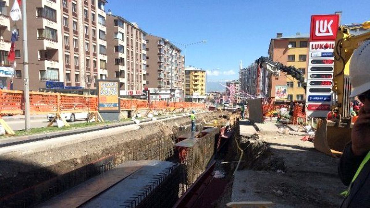 Büyükşehir Belediyesi, Bosna Caddesi\'nde Dere Rehabilitasyonu Yapıyor