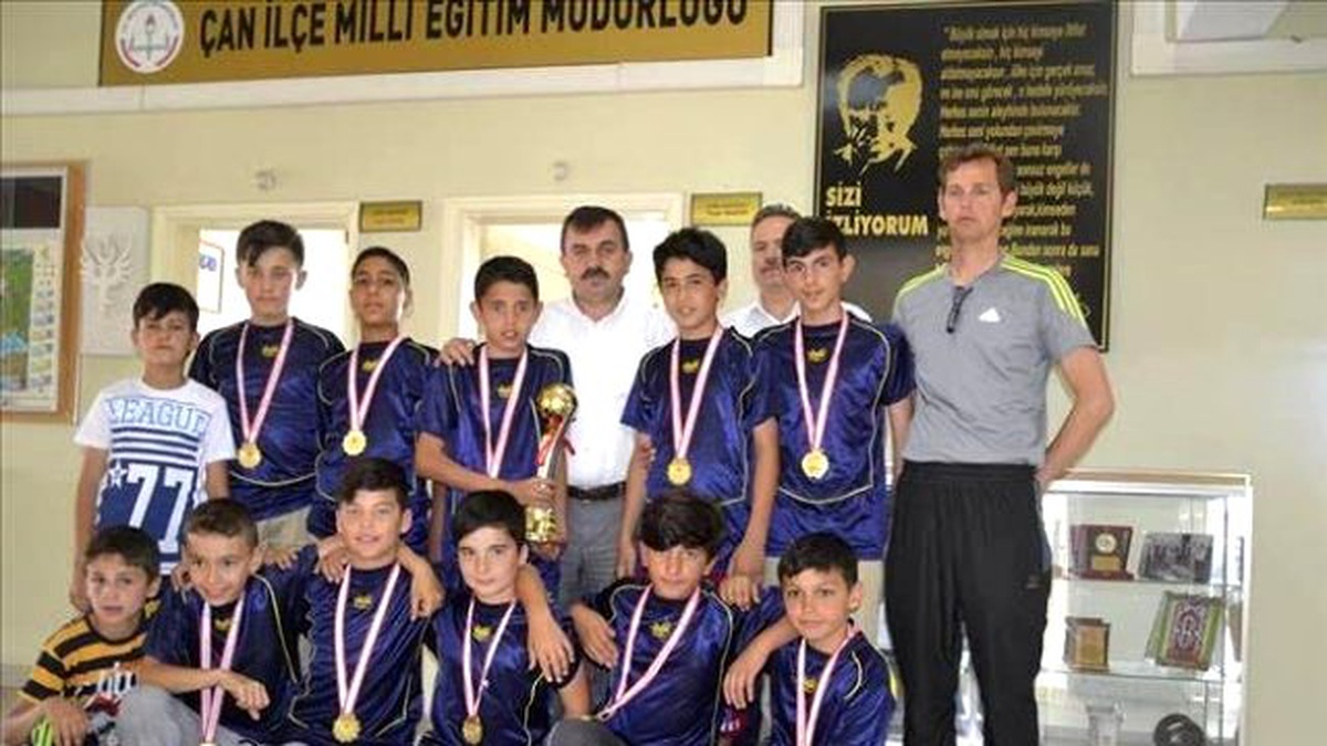 Çan 23 Eylül Ortaokulu Futsal Şampiyonu Oldu