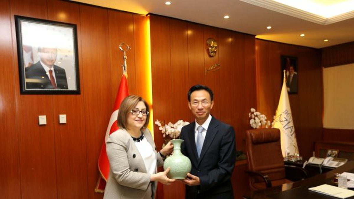 Çin Halk Cumhuriyeti Büyükelçisi Hongyang\'dan Şahin\'e Ziyaret