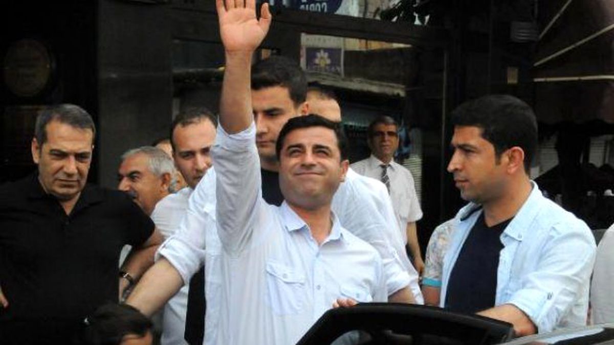 Demirtaş: Kobani Olaylarındanönce Başbakan\'la Telefonda Görüştüm, O Durumu Anlamadı