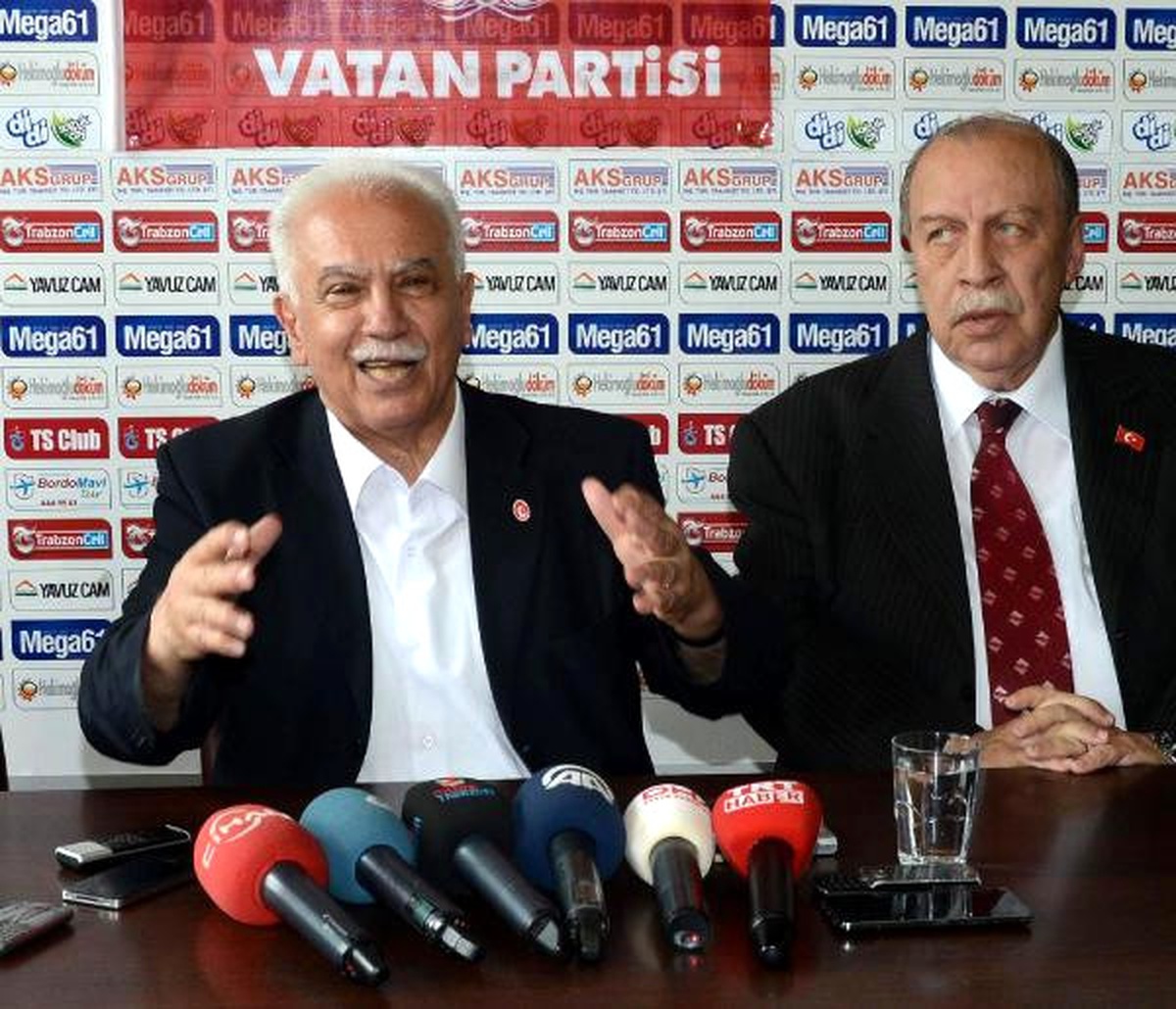 Doğu Perinçek\'ten Yüksekova Mitingi Yorumu: PKK Adayımızı Tehdit Ediyordu