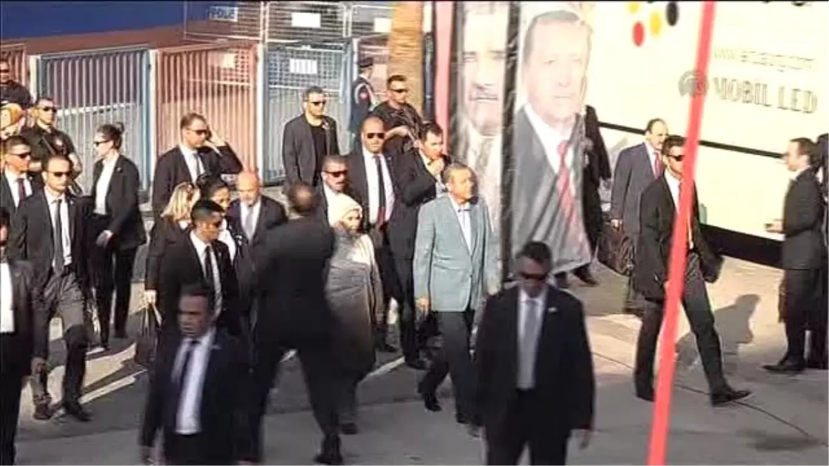 Erdoğan: "Hile Arayanlar, Sandıklara Jandarma Zoruyla El Koyan CHP\'ye Baksınlar"