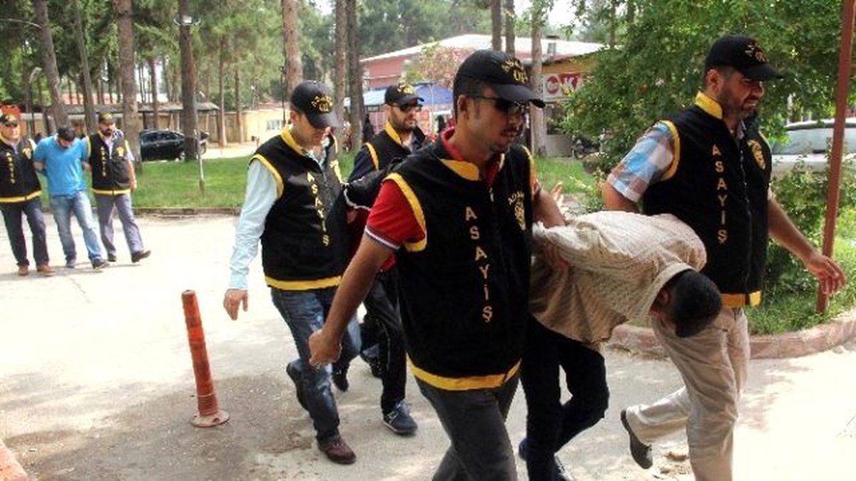 Kara Çarşaflı Soyguncular Adliyeye Sevk Edildi