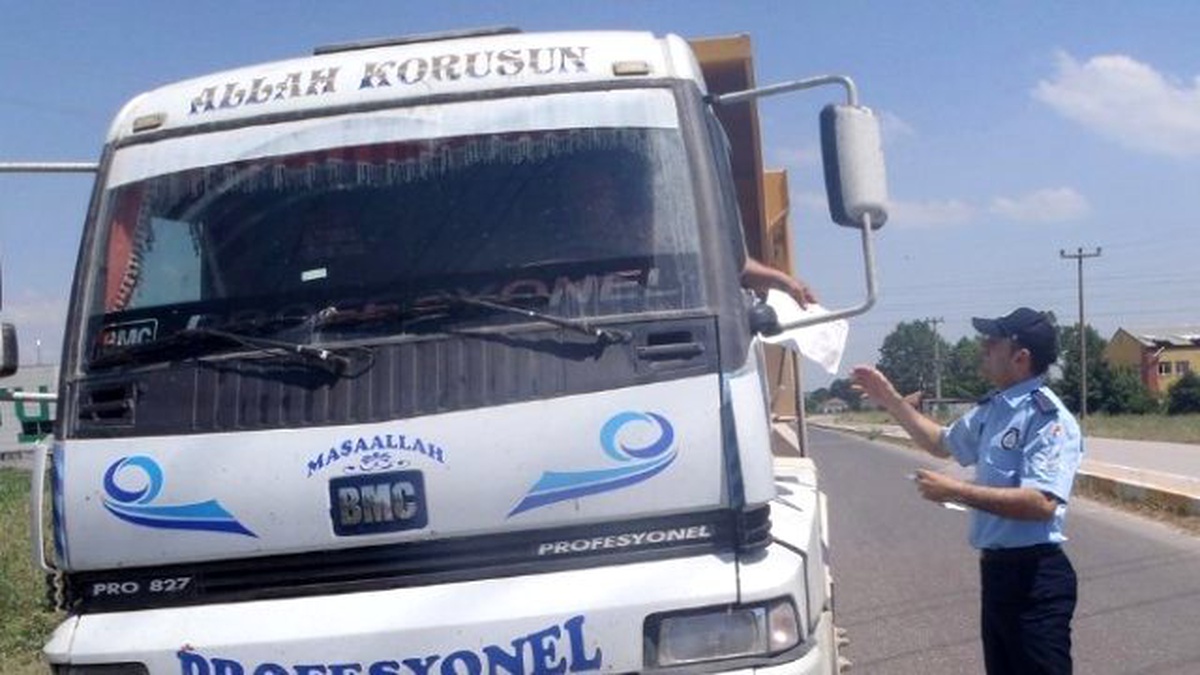 Kartepe\'de Hafriyat Kamyonu Denetimleri Sürüyor