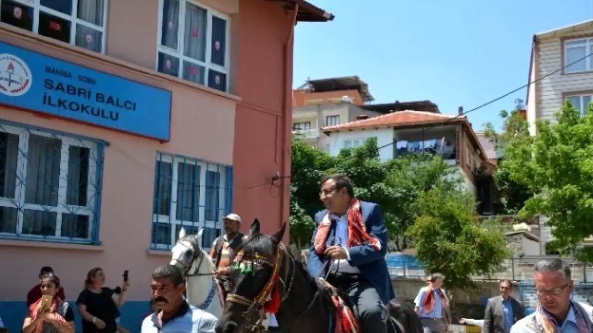 Kaymakam Atçı Önce Ata Bindi Sonra Keşkek Dövdü