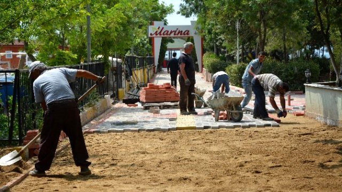 Körfez\'de Parke Bordür Çalışmaları Hız Kazandı