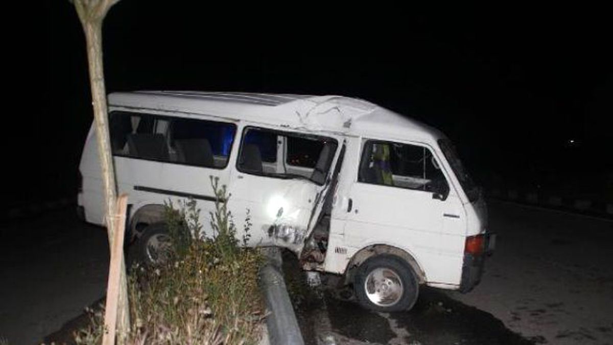 Minibüs Açık Bırakılan Rögara Girdi: 1 Yaralı