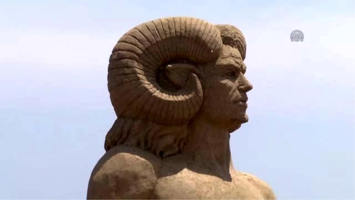 Mitolojik Kahramanlar "Kumdan Heykele" Dönüştü