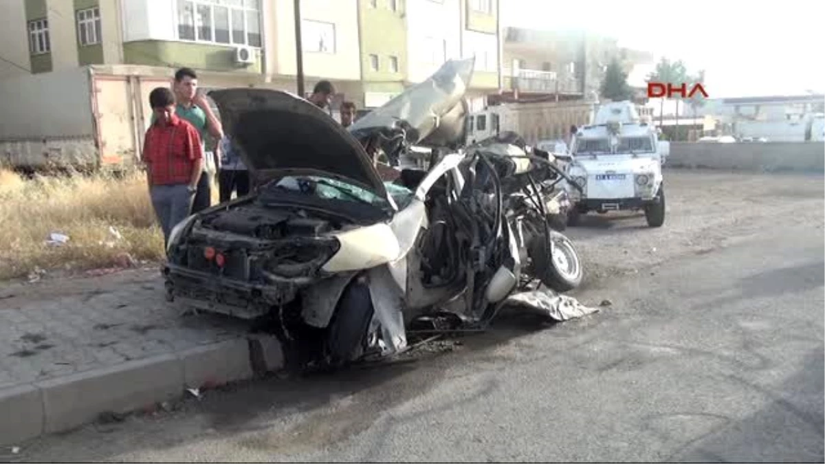 Nusaybin Kamyona Çarpıp Devrilen Otomobilde 1 Kişi Öldü