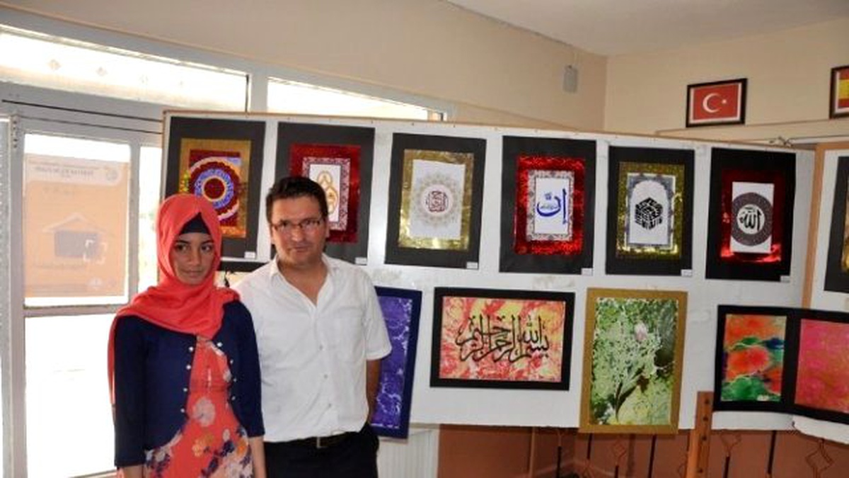 Öğretmen Lisesinde Resim Sergisi ve Müzik Dinletisi
