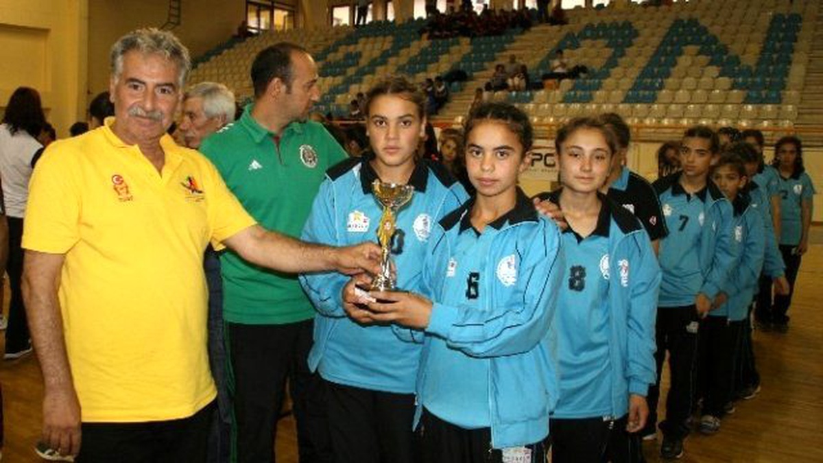 Okullararası Yıldızlar Hentbol Türkiye Finalleri Adana\'da Tamamlandı