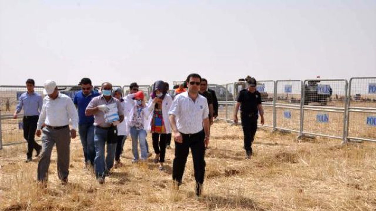 Sınırda Bekleyen Suriyelilerin Geçişlerine İzin Verildi