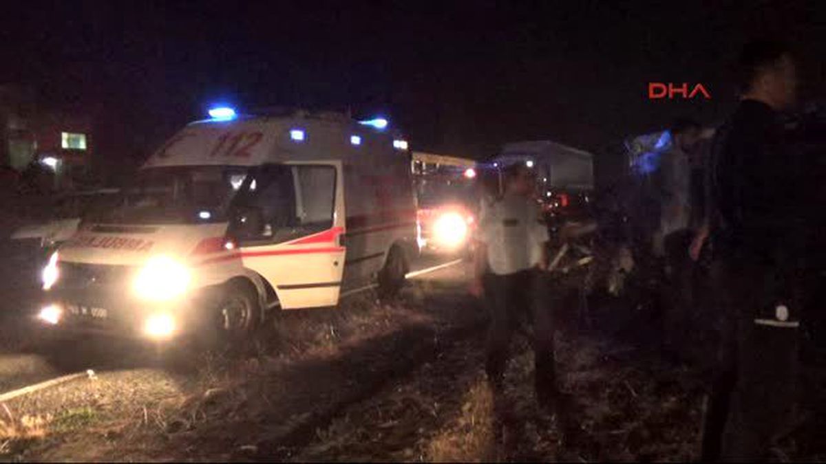 Siverek\'te Minibüs TIR\'a Çarptı: 2 Ölü, 1 Yaralı